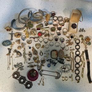 Large Lot of Jewelry - Junk Drawer Lot